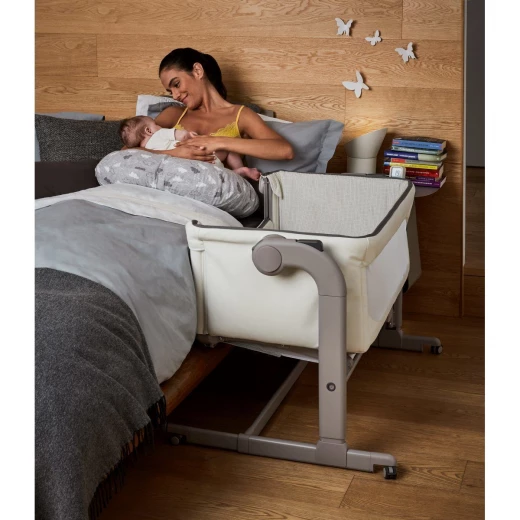 Chicco Next 2 me Magic Side-Sleeping Crib