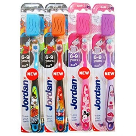 Jordan Children's Toothbrush Jordan Step 3 (6-9 years) Soft Brush with a Cap for Travel - باللون الأصفر