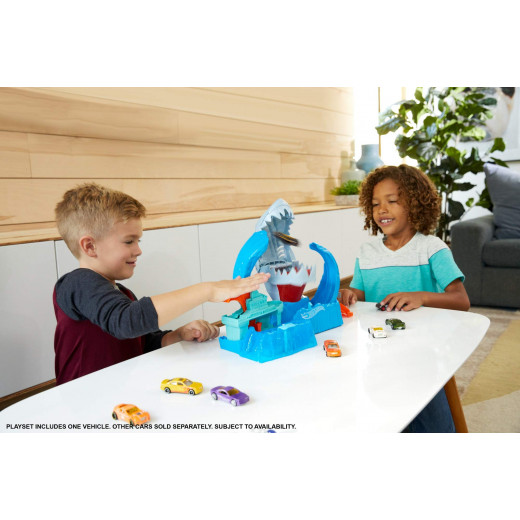 Hot Wheels  Robo Shark Frenzy Play Set