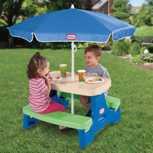 طاولة لعب مع مظلة من ليتل تايكس سهلة التخزين مع مظلة ، أزرق / أخضر