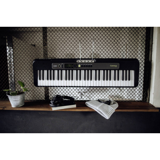بيانو بمفاتيح مضاءة، 61 مفتاحًا من كاسيو